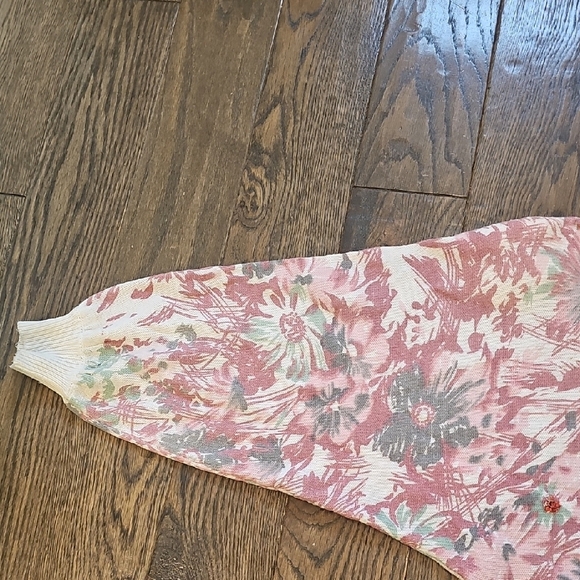 VINTAGE Floral Patterned Sweater - Picture 2 of 7
